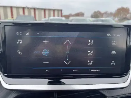 Photo 12 Peugeot 2008  PureTech 100 S&S BVM6