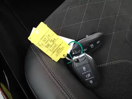 Photo 28 Peugeot 2008  PureTech 130 S&S EAT8