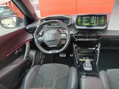 Photo 15 Peugeot 2008  PureTech 130 S&S EAT8