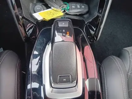 Photo 27 Peugeot 2008  PureTech 130 S&S EAT8