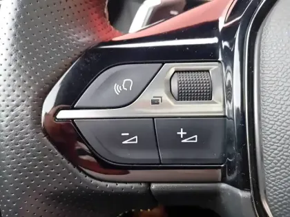 Photo 18 Peugeot 2008  PureTech 130 S&S EAT8