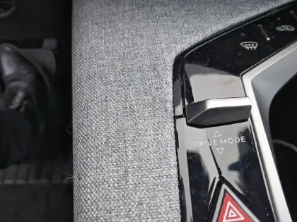 Photo 19 Peugeot 3008  Hybrid 145 e-DCS6