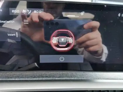 Photo 38 Peugeot 3008  Hybrid 145 e-DCS6