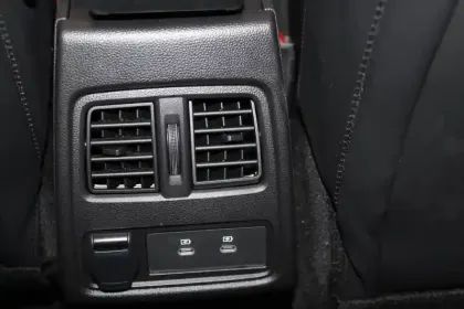 Photo 35 Renault Symbioz  E-Tech full hybrid 145