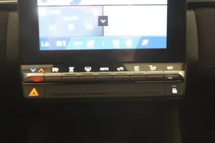 Photo 8 Renault Symbioz  E-Tech full hybrid 145