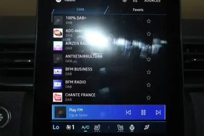 Photo 11 Renault Symbioz  E-Tech full hybrid 145