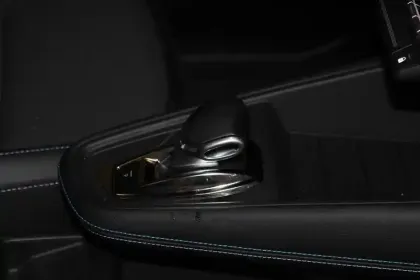 Photo 31 Renault Symbioz  E-Tech full hybrid 145