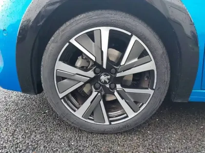 Photo 12 Peugeot 208  PureTech 130 S&S EAT8