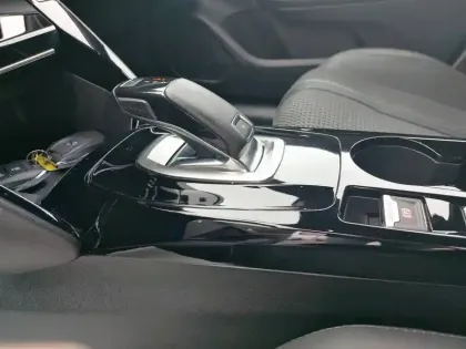 Photo 13 Peugeot 208  PureTech 130 S&S EAT8