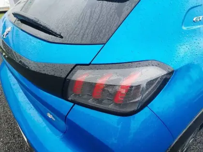 Photo 16 Peugeot 208  PureTech 130 S&S EAT8