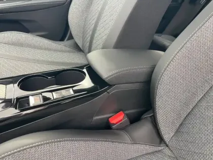 Photo 19 Peugeot 2008  Hybrid 145 e-DCS6