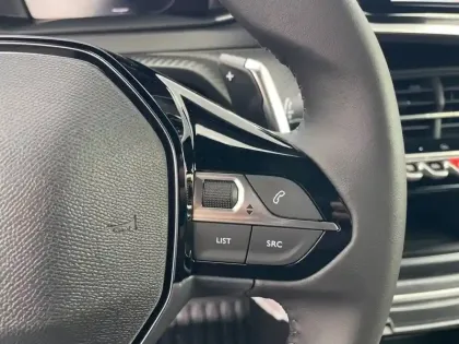 Photo 26 Peugeot 2008  Hybrid 145 e-DCS6