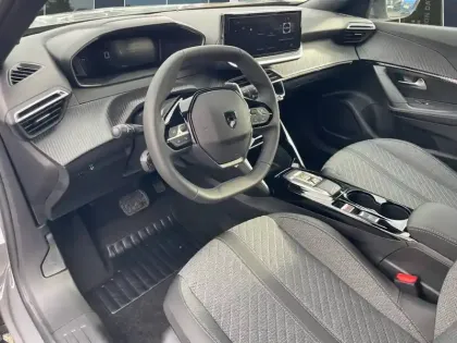 Photo 16 Peugeot 2008  Hybrid 145 e-DCS6