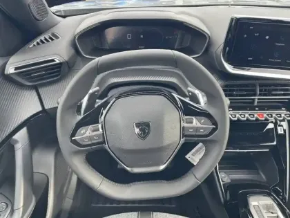 Photo 15 Peugeot 2008  Hybrid 145 e-DCS6