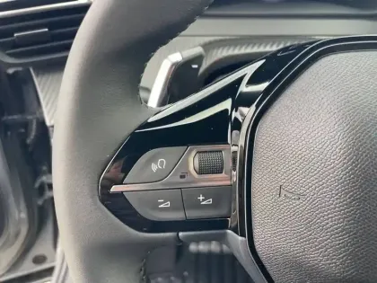 Photo 25 Peugeot 2008  Hybrid 145 e-DCS6