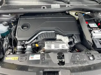 Photo 9 Peugeot 2008  Hybrid 145 e-DCS6