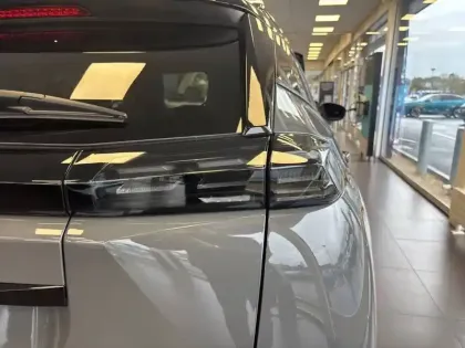 Photo 16 Peugeot 2008  Hybrid 145 e-DCS6