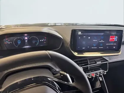 Photo 27 Peugeot 2008  Hybrid 145 e-DCS6