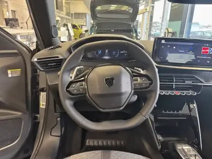 Photo 8 Peugeot 2008  Hybrid 145 e-DCS6