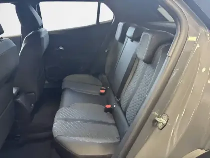 Photo 31 Peugeot 2008  Hybrid 145 e-DCS6