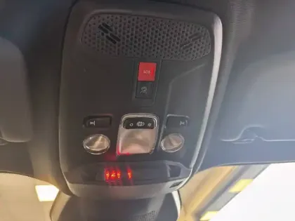 Photo 18 Peugeot 2008  Hybrid 145 e-DCS6