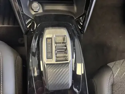 Photo 33 Peugeot 2008  Hybrid 145 e-DCS6