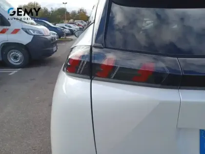 Photo 17 Peugeot 2008  PureTech 130 S&S EAT8