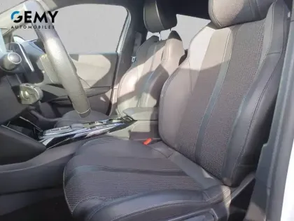 Photo 8 Peugeot 2008  PureTech 130 S&S EAT8