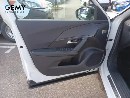 Photo 11 Peugeot 2008  PureTech 130 S&S EAT8