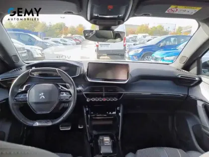 Photo 7 Peugeot 2008  PureTech 130 S&S EAT8