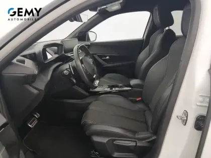 Photo 27 Peugeot 2008  PureTech 130 S&S EAT8