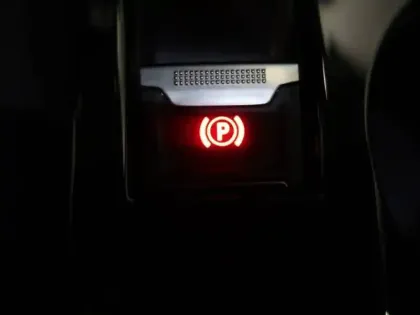 Photo 14 Peugeot 208  BlueHDi 100 S&S BVM6