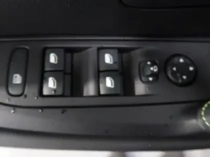 Photo 13 Peugeot 208  BlueHDi 100 S&S BVM6