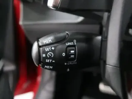 Photo 17 Peugeot 208  BlueHDi 100 S&S BVM6