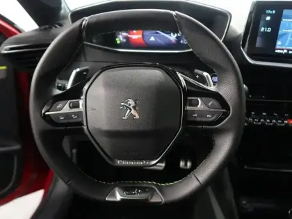 Photo 18 Peugeot 208  BlueHDi 100 S&S BVM6