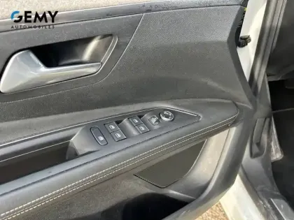 Photo 13 Peugeot 3008  Puretech 130ch S&S EAT8