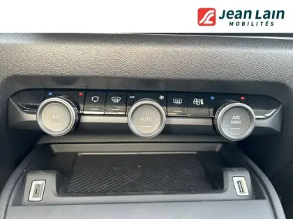 Photo 13 Citroën C4  Hybride 136 e-DCS6