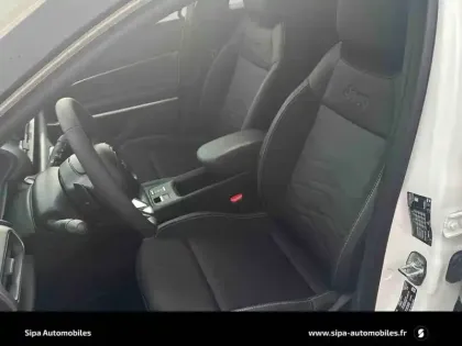 Photo 11 Jeep Avenger  1.2 Turbo T3 110 ch e-Hybrid BVR6