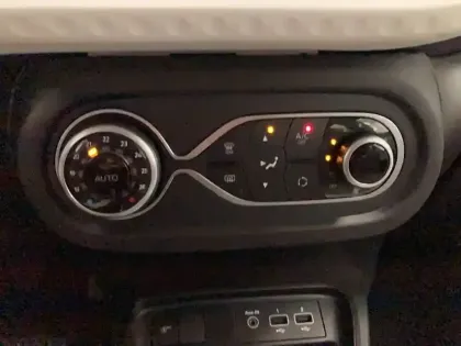 Photo 26 Renault Twingo  III SCe 65