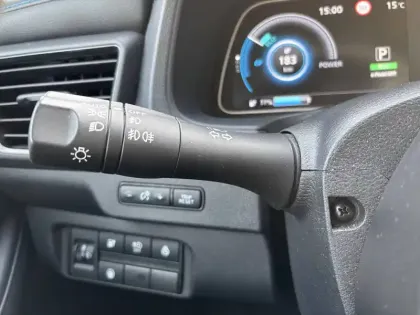 Photo 65 Nissan Leaf  Electrique 40kWh