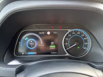 Photo 105 Nissan Leaf  Electrique 40kWh