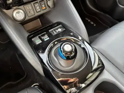 Photo 115 Nissan Leaf  Electrique 40kWh