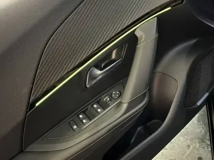 Photo 23 Peugeot 2008  Hybrid 145 e-DCS6