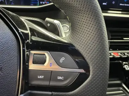 Photo 11 Peugeot 2008  Hybrid 145 e-DCS6