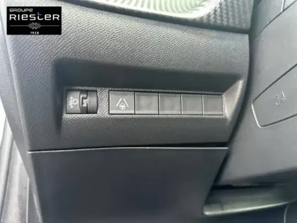 Photo 20 Peugeot 208  Hybrid 100 e-DCS6