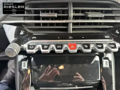 Photo 17 Peugeot 208  Hybrid 100 e-DCS6