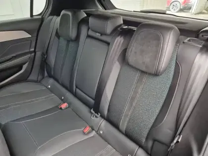 Photo 48 Peugeot 308  Electrique 54 kWh 156ch