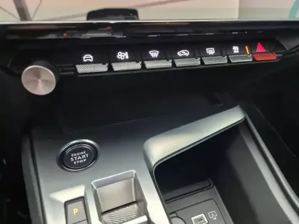 Photo 53 Peugeot 308  Electrique 54 kWh 156ch