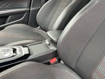 Photo 19 Peugeot 308  PureTech 130ch S&S EAT8