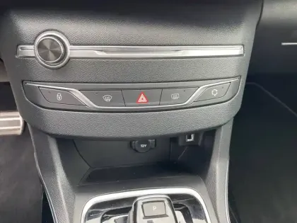 Photo 22 Peugeot 308  PureTech 130ch S&S EAT8